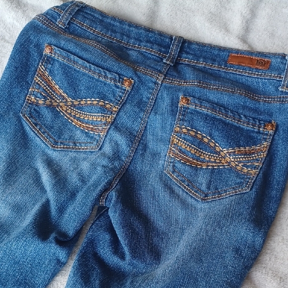 LEI Women's Flare Jeans in Deep Blue Size 3... Only Worn Once! - Picture 3 of 12